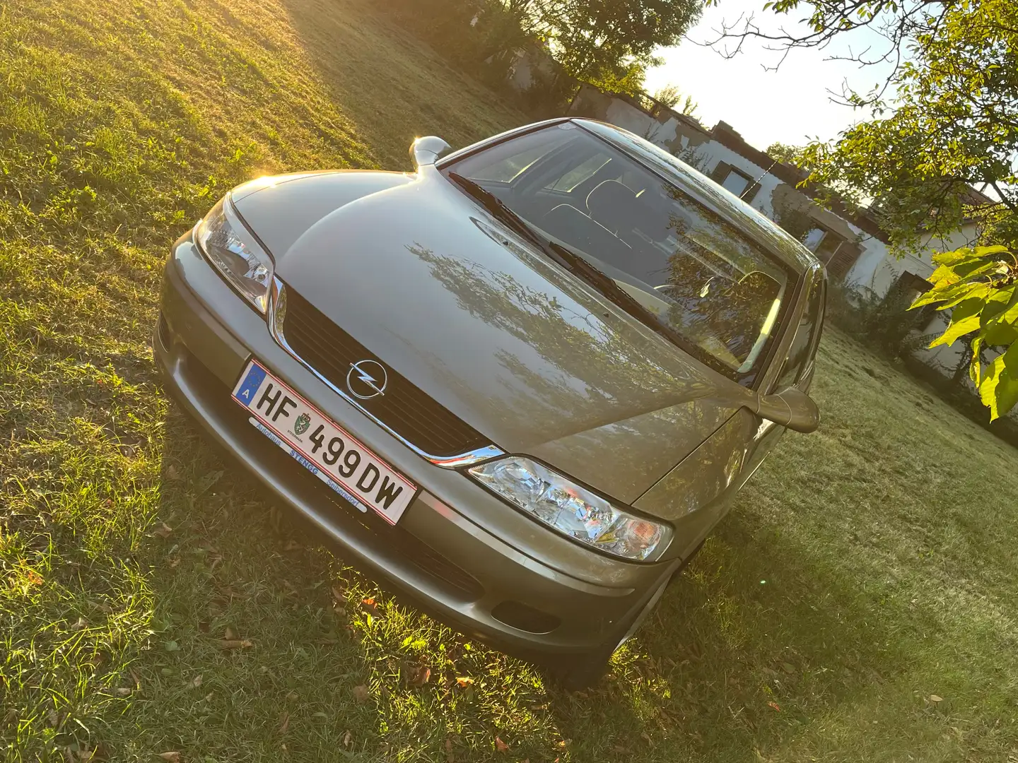 Opel Vectra Vectra b 2,0 DI 16V Ds. Silber - 1