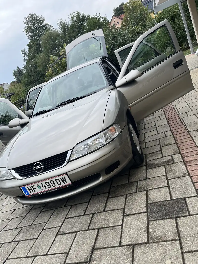 Opel Vectra Vectra b 2,0 DI 16V Ds. Silber - 1