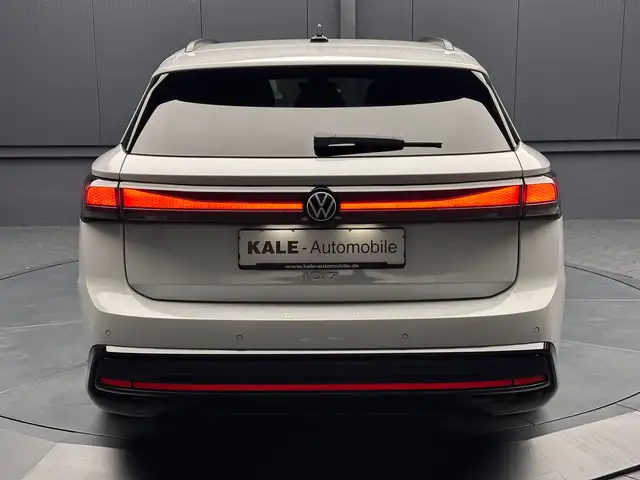 Volkswagen Id.7 view 4