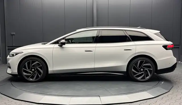 Volkswagen Id.7 view 2