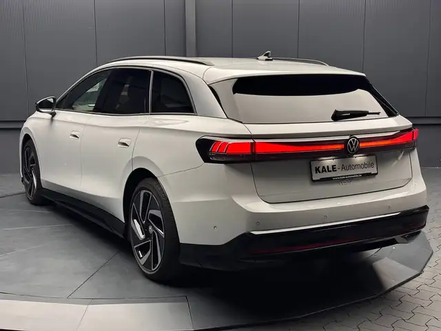 Volkswagen Id.7 view 3
