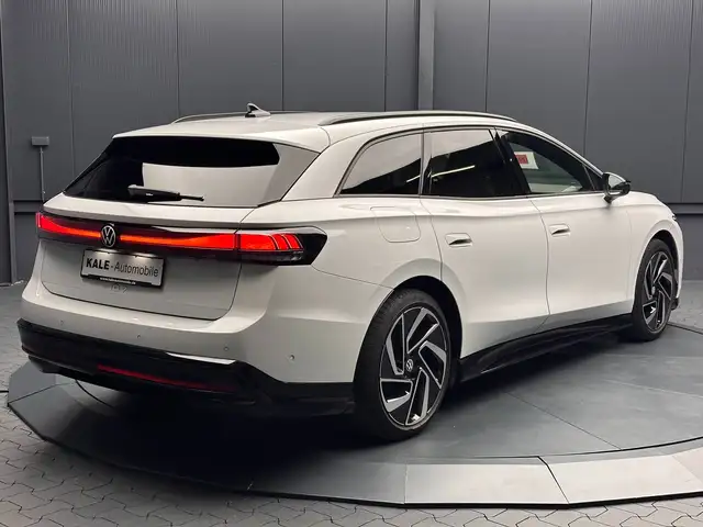 Volkswagen Id.7 view 5