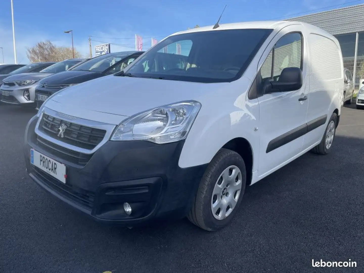 Peugeot Partner STANDARD 1.6 BLUEHDI 75CH PREMIUM PACK Weiß - 1
