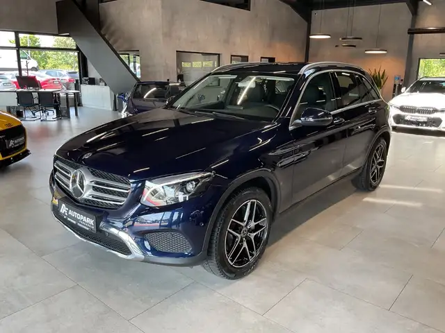 Mercedes-Benz GLC 300 4Matic Exclusive AHK Kamera LED Navi 19"