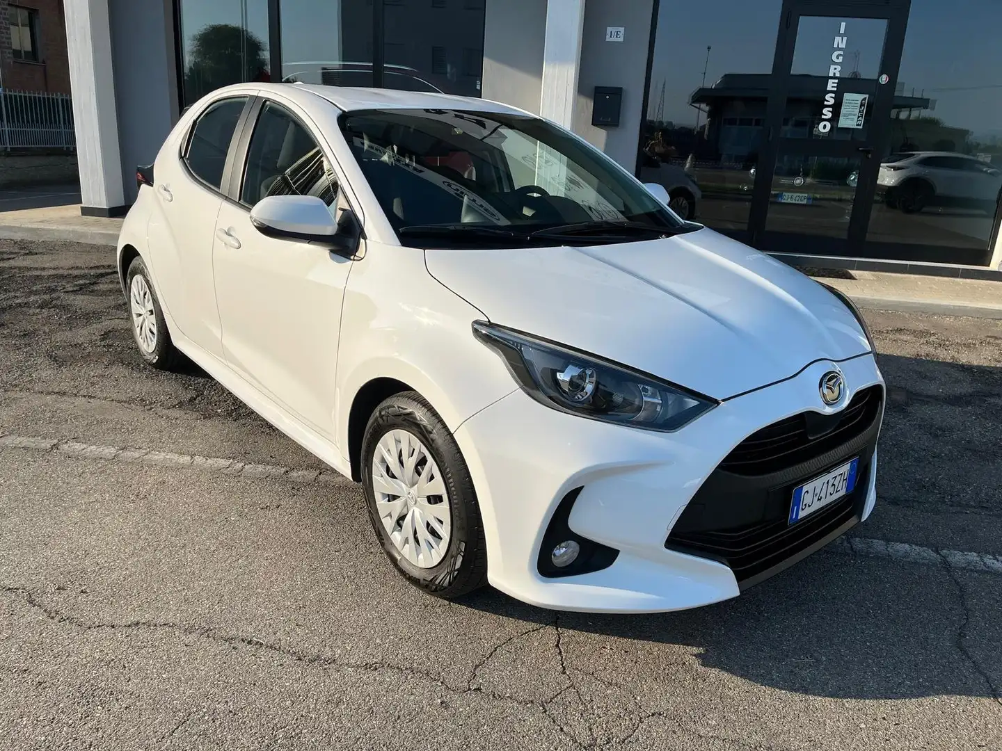 Toyota Yaris 1.5 HYBRID  5 PORTE ACTIVE Bianco - 2