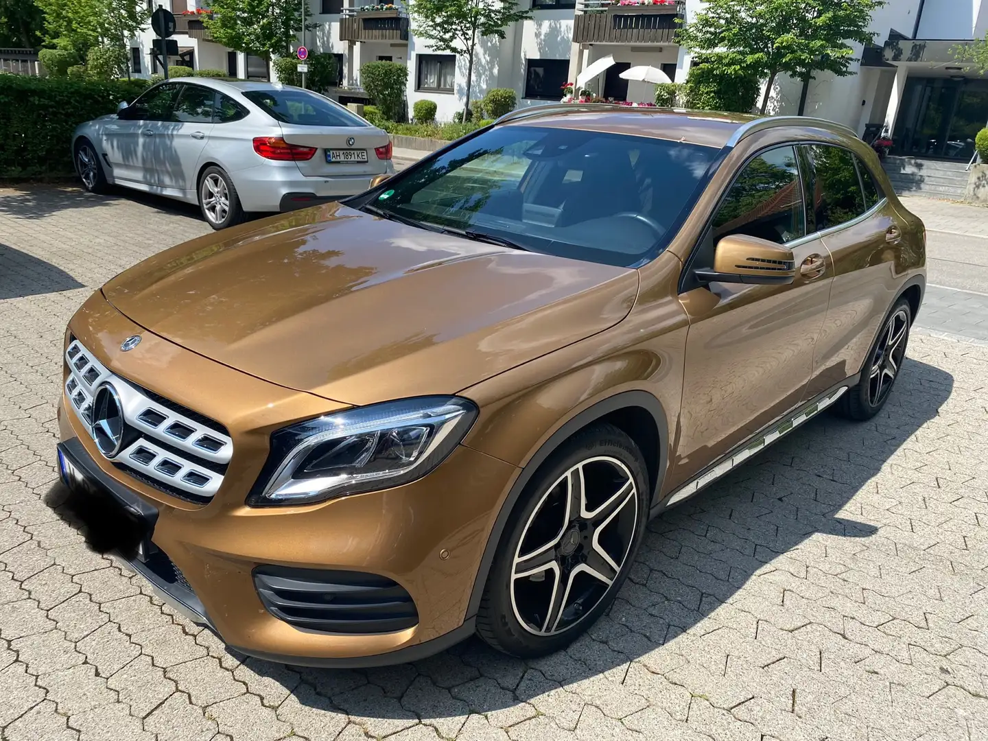 Mercedes-Benz GLA 200 AMG Line Business Paket Beżowy - 1