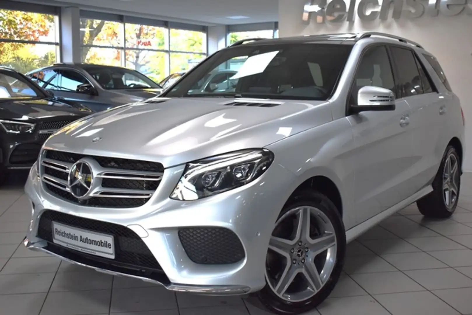 Mercedes-Benz GLE 500 4M AMG DISTR MEMORY 1 HAND NETTO 29.300 Серебристый - 1