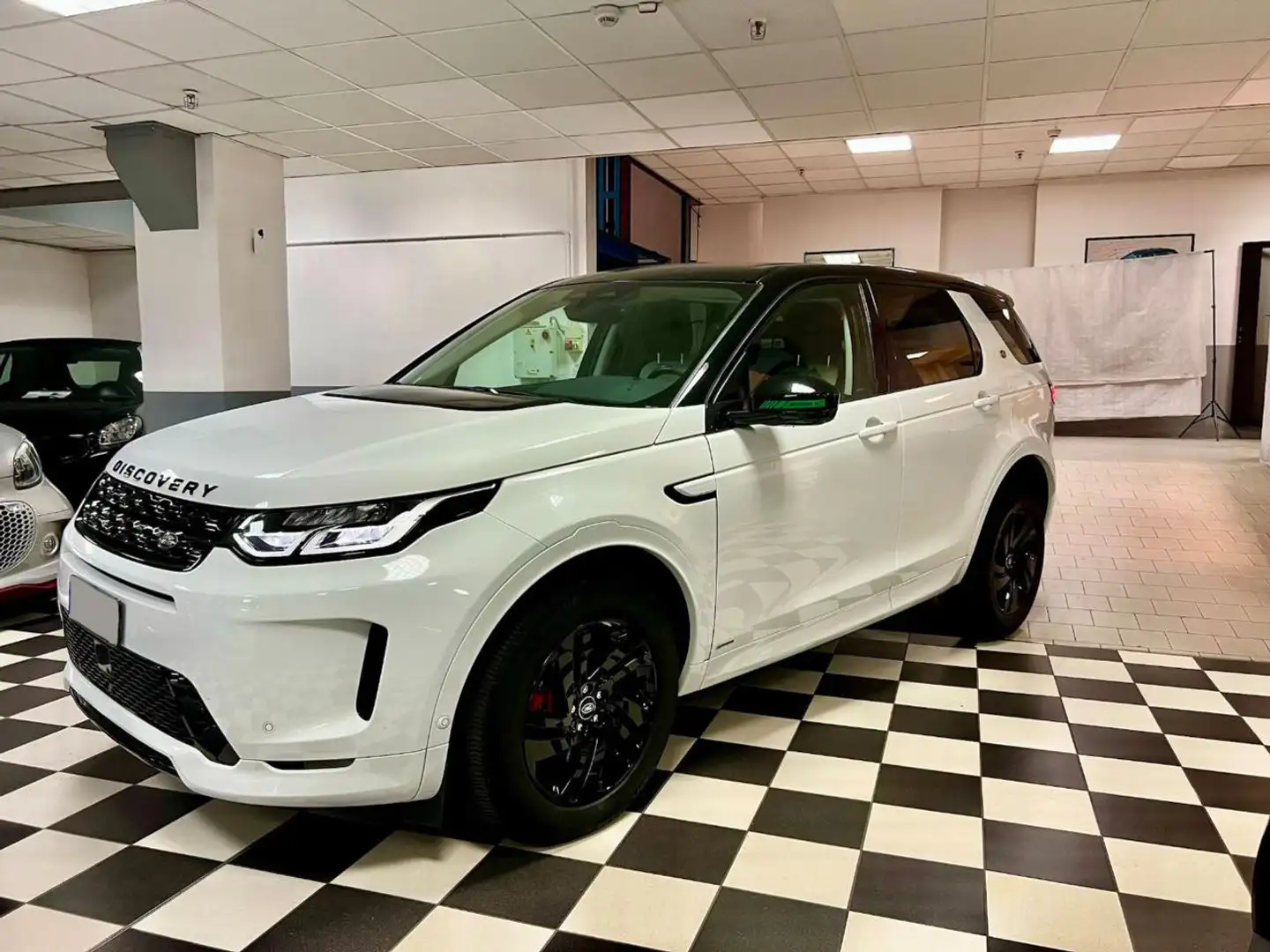 Land Rover Discovery Sport 2.0 TD4 204 CV AWD Auto R-Dynamic SE Wit - 1