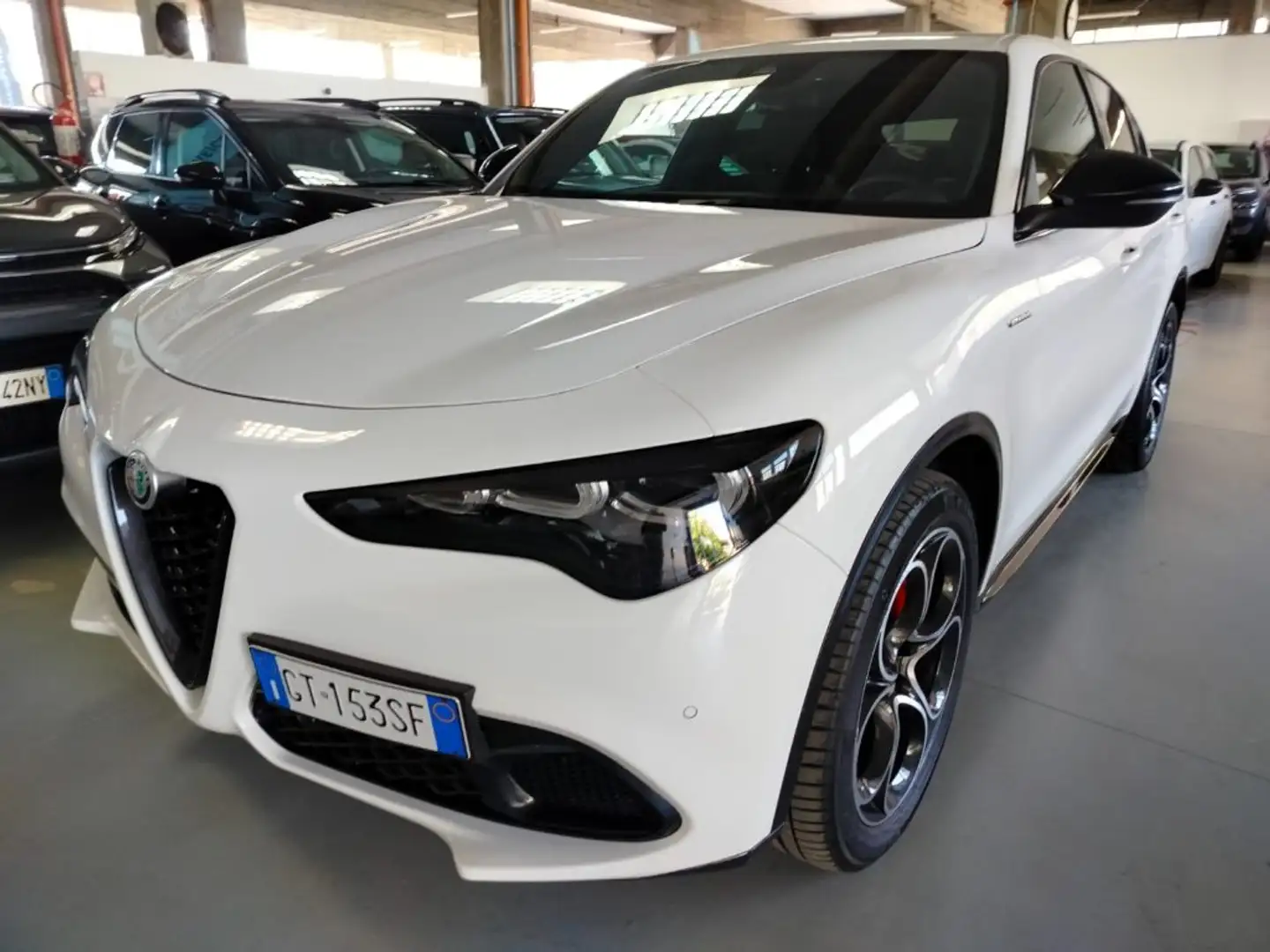 Alfa Romeo Stelvio 2.2 Td 210 CV Q4 Veloce PROMO Weiß - 2