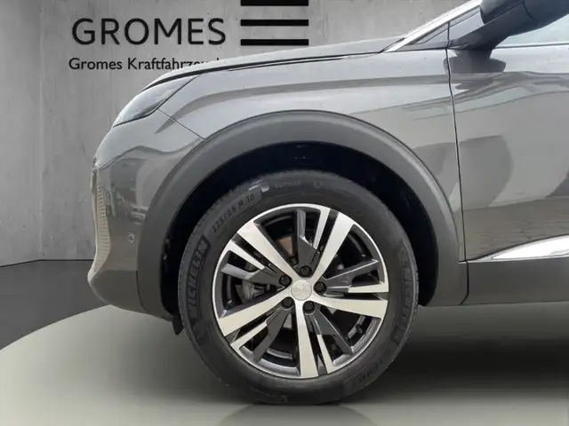 Peugeot 3008 view 11