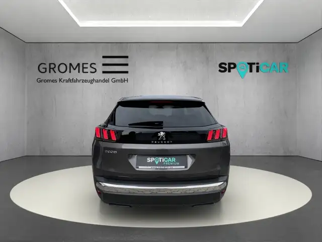 Peugeot 3008 view 4