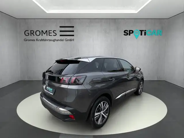 Peugeot 3008 view 3