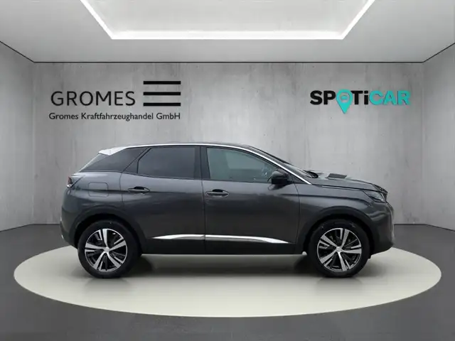 Peugeot 3008 view 2