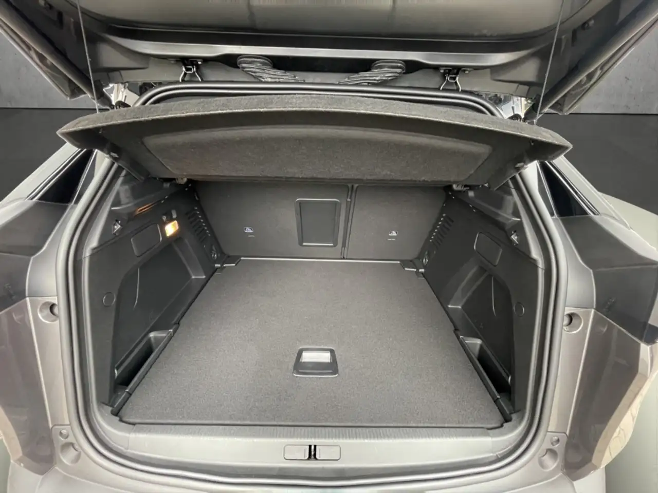 Peugeot 3008 Allure Pack PT 130 EAT8 Navi Digitales Cockpit LED, миниатюра 7