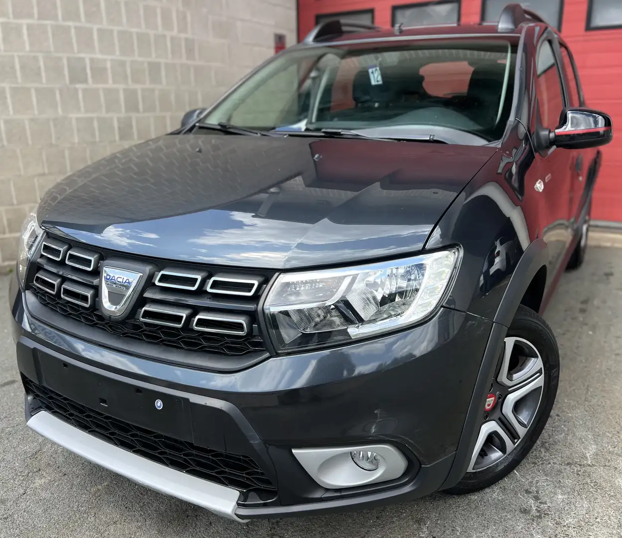 Dacia Sandero Stepway 0.9 TCe Techroad +CAR-PASS+CAMÉRA+CLIM Gris - 1