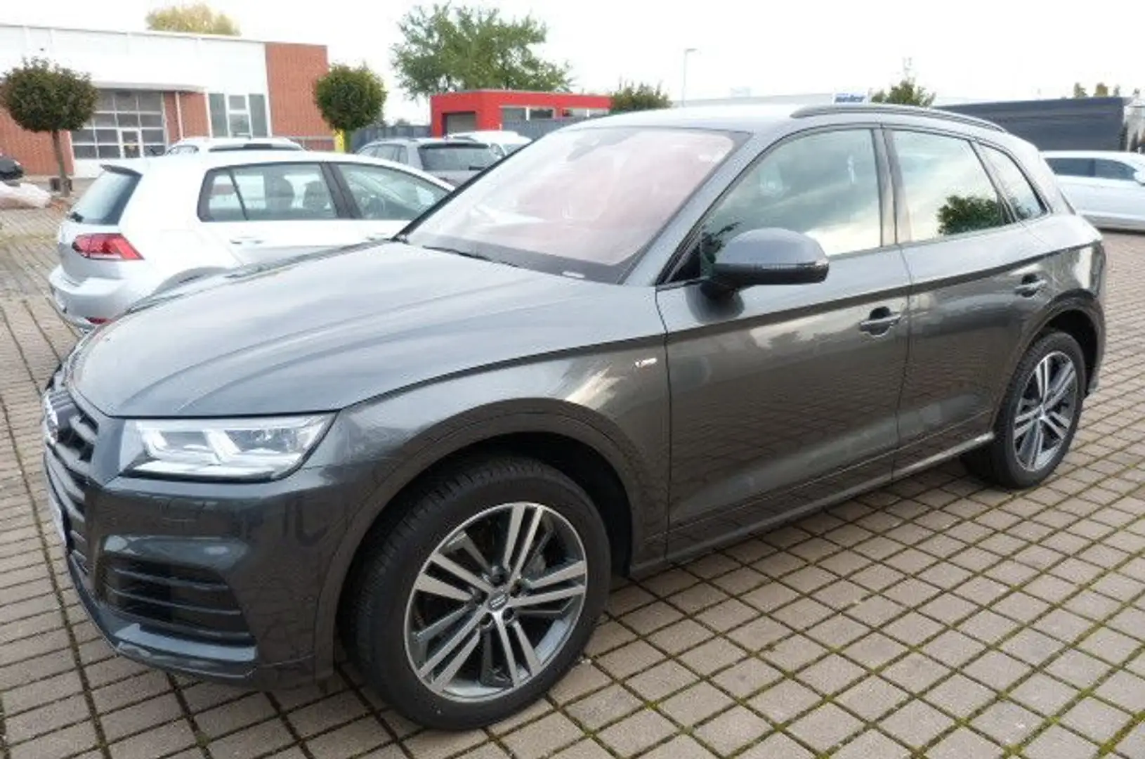 Audi Q5 quattro S line 2.0 TFSI Grijs - 2