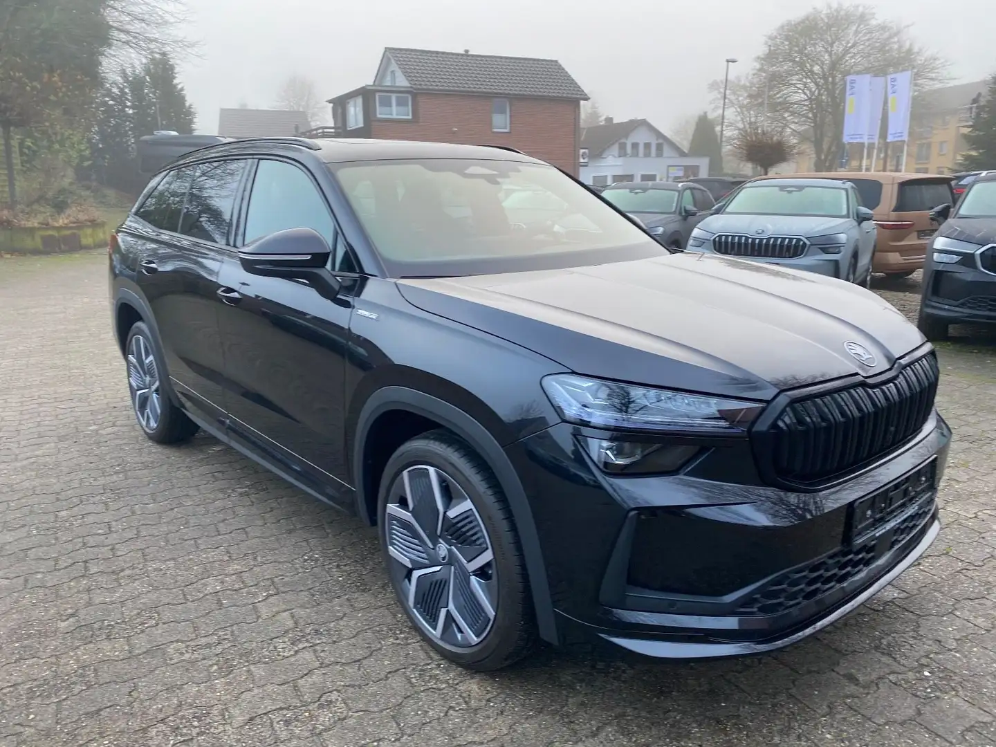Skoda Kodiaq 2.0 TDI 4x4 Sportline Pano 7 Sitze 20 Schwarz - 1