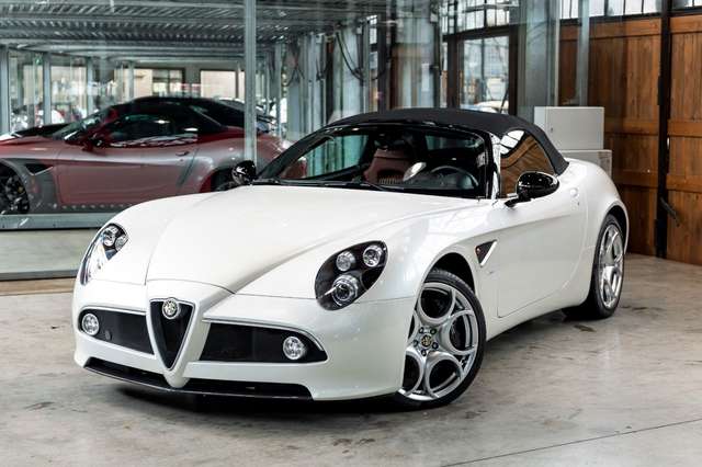 Alfa Romeo 8C Spider 1 of 500 I Carbon I 1. Hand I 3084 km