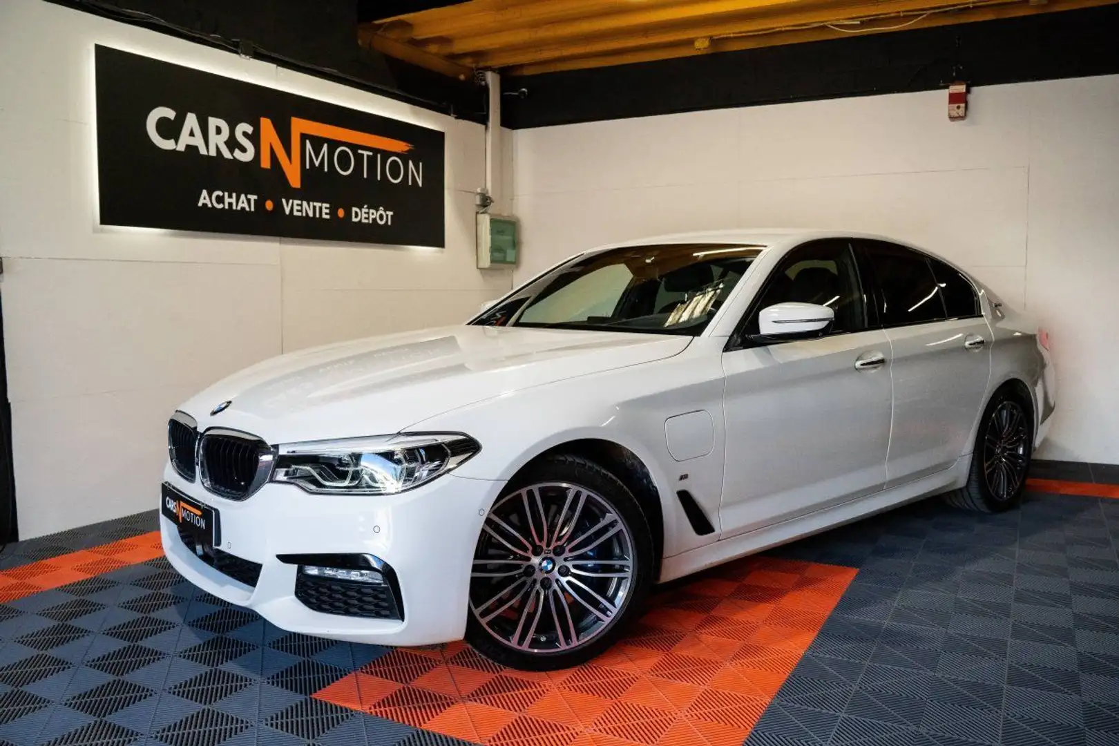 BMW 530 530e (G30) M Sport 252ch iPerformance Steptronic Blanc - 1