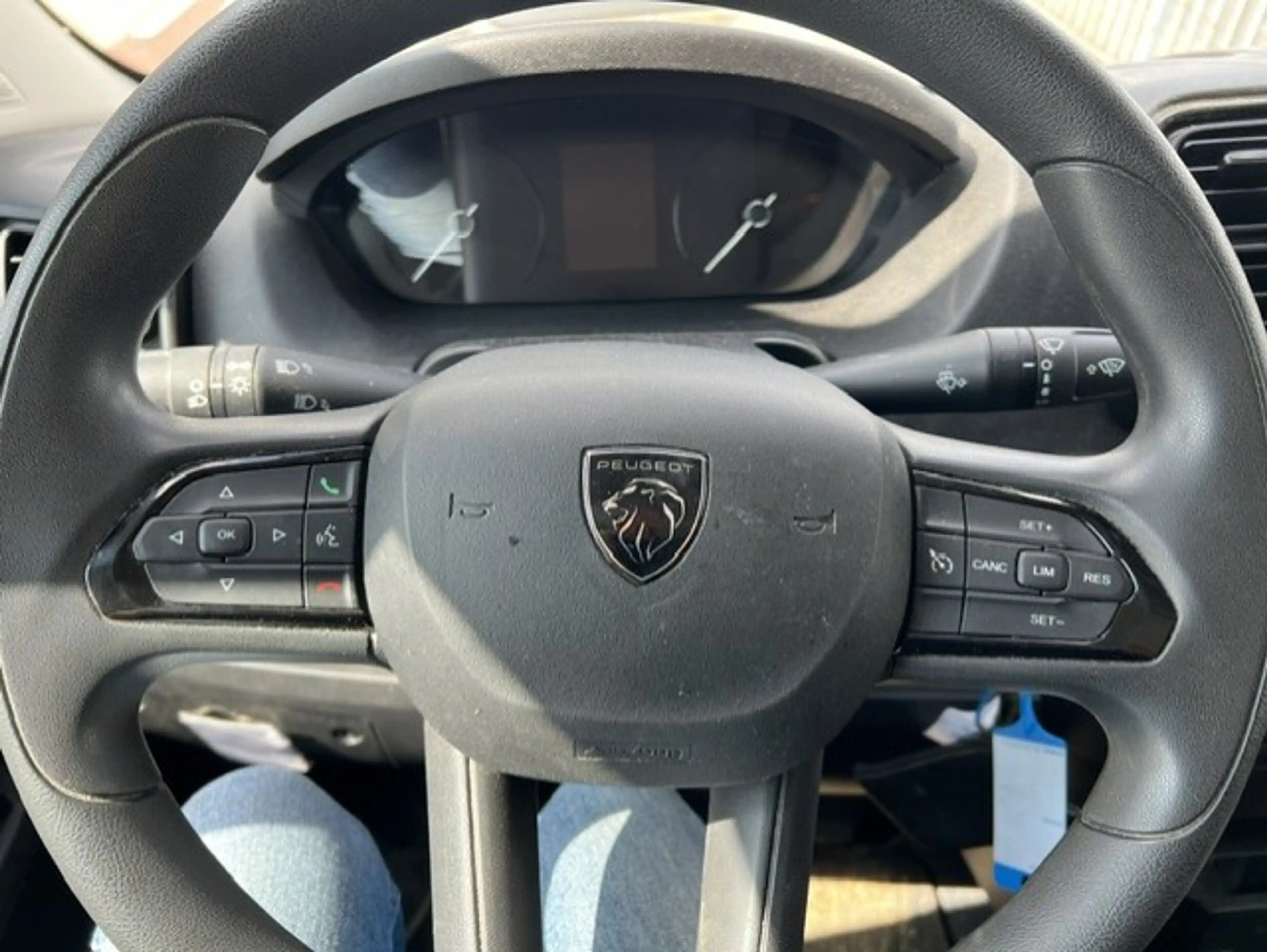 Peugeot Boxer 2.2 BlueHDi 132kw L2H2 3.5t Zwaar Airco klima Defe — photo 11