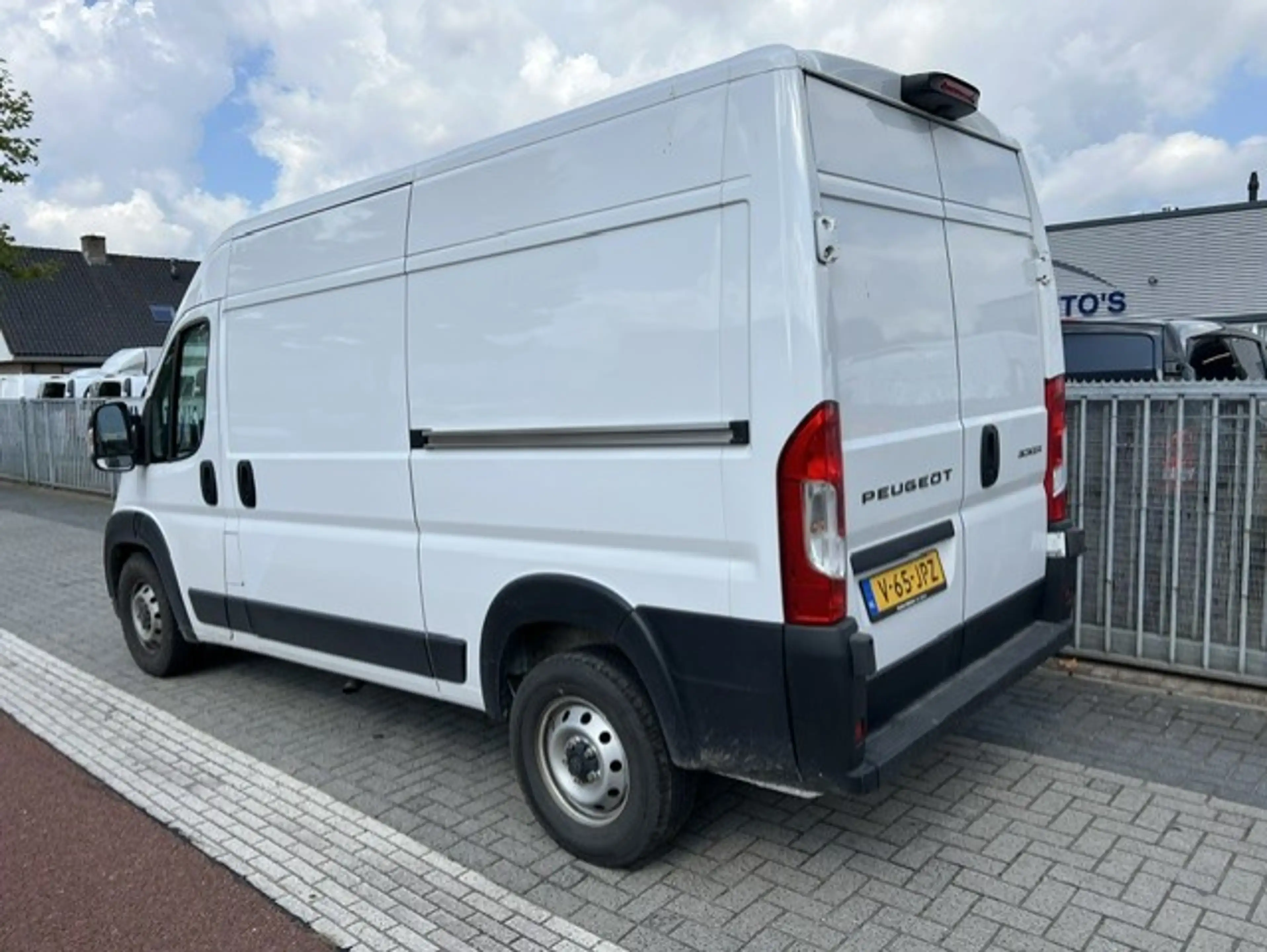 Peugeot Boxer 2.2 BlueHDi 132kw L2H2 3.5t Zwaar Airco klima Defe — photo 2