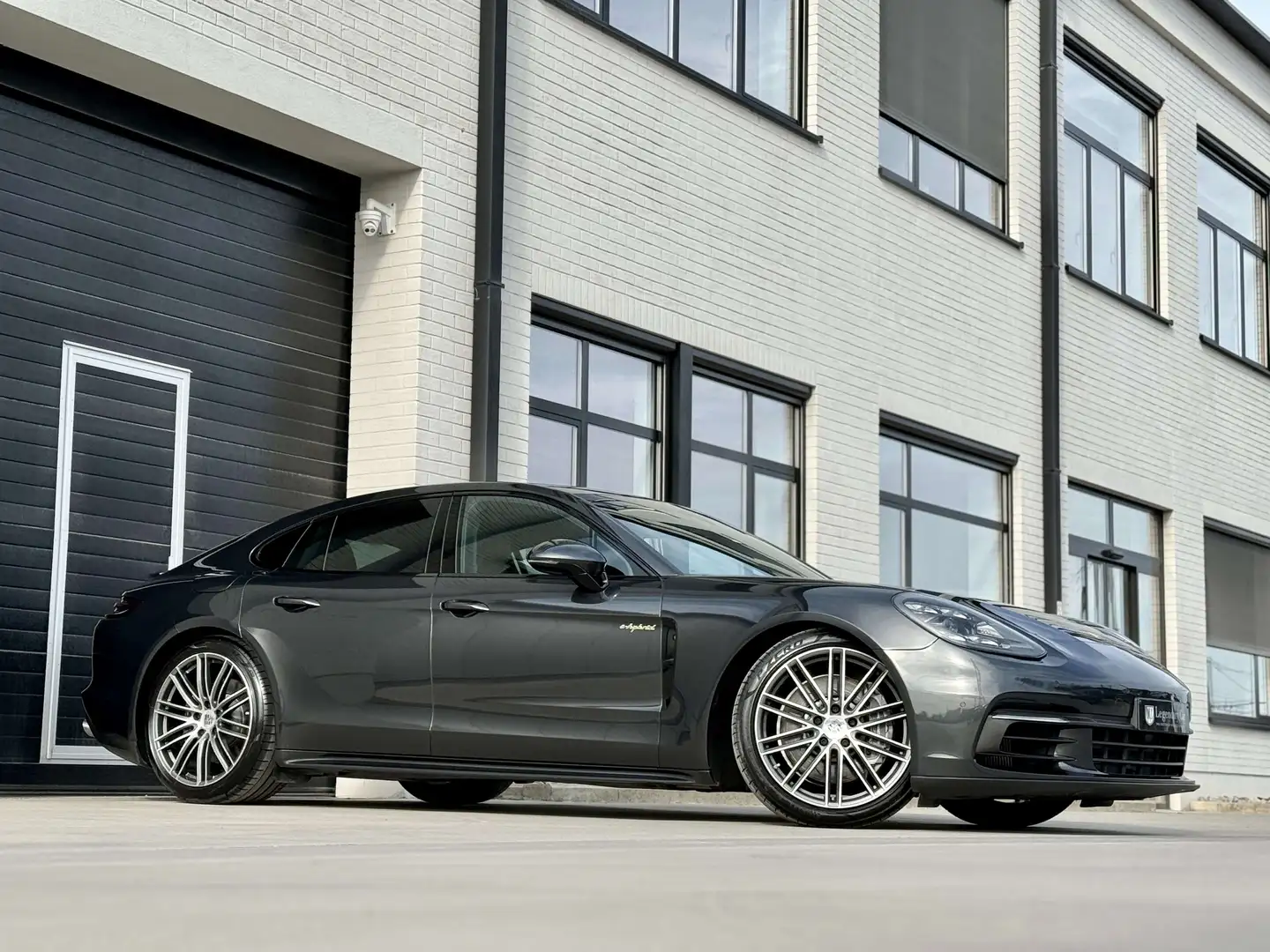 Porsche Panamera 4 \ E-Hybrid \ SPORT-DESIGN/CARBON/PDLS+/BOSE Gris - 2