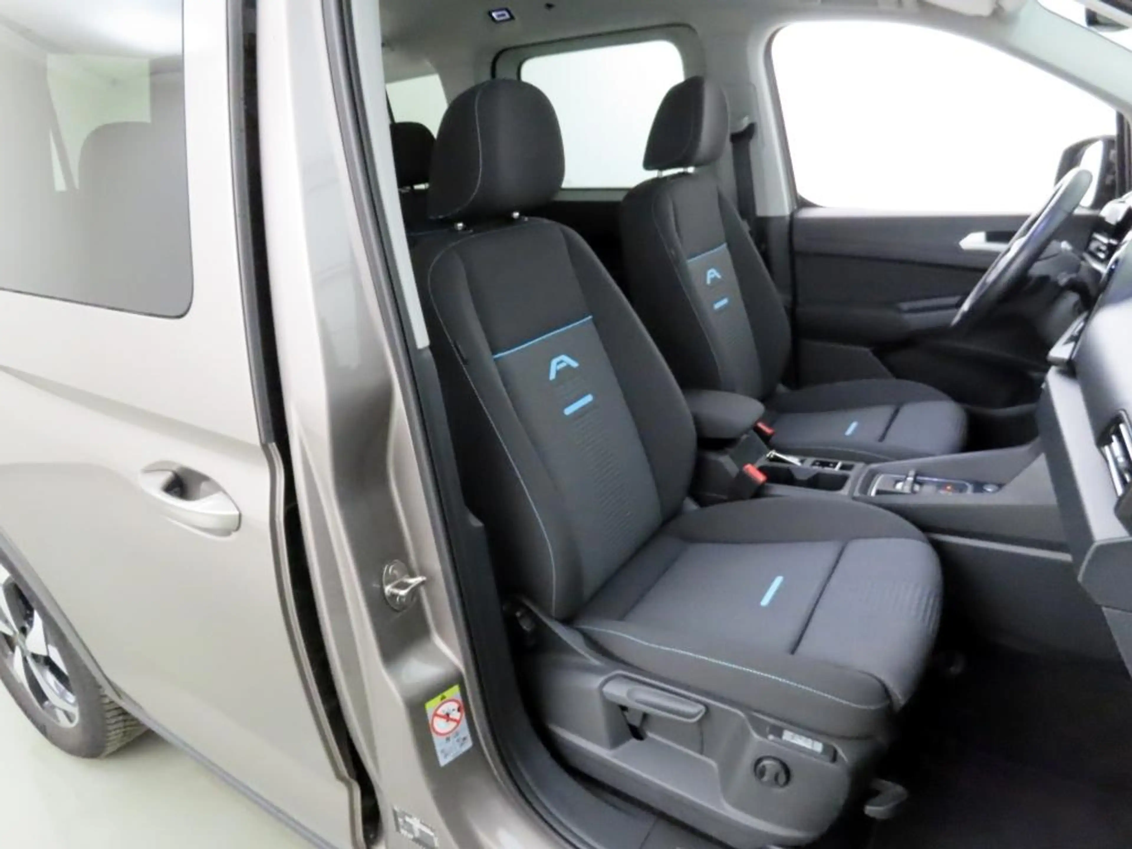 Ford Tourneo Connect 2.0 EcoBlue 7Sitze+AHK+Pano+ACC — photo 15
