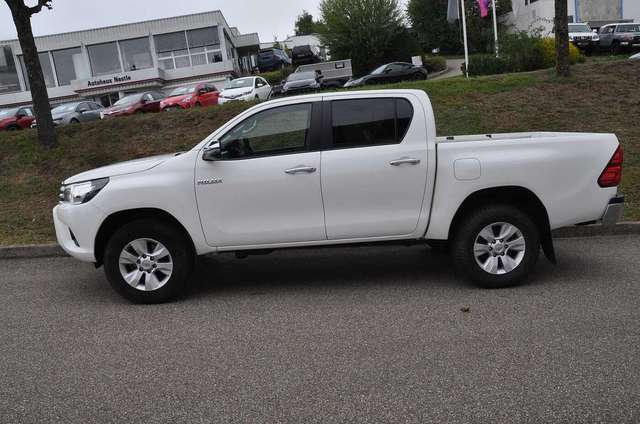 Toyota Hilux Double Cab Comfort 4x4 2,4-l 6-Stufen-AT