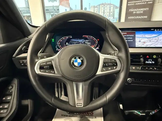 BMW 1 Series view 15