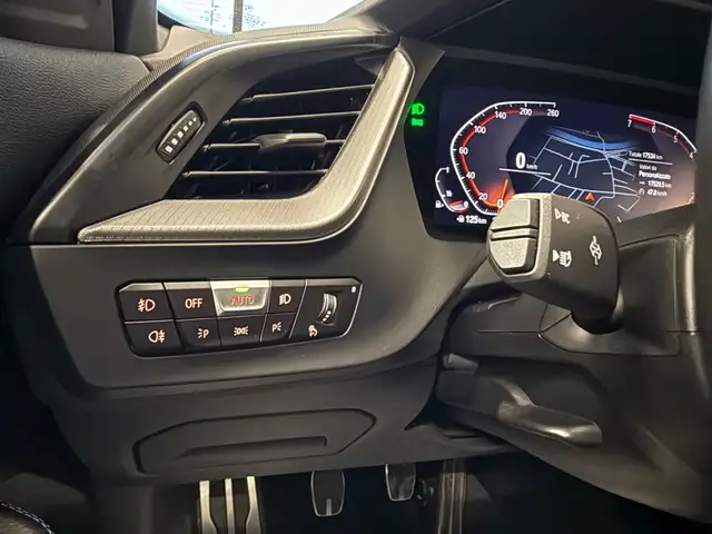 BMW 1 Series view 18