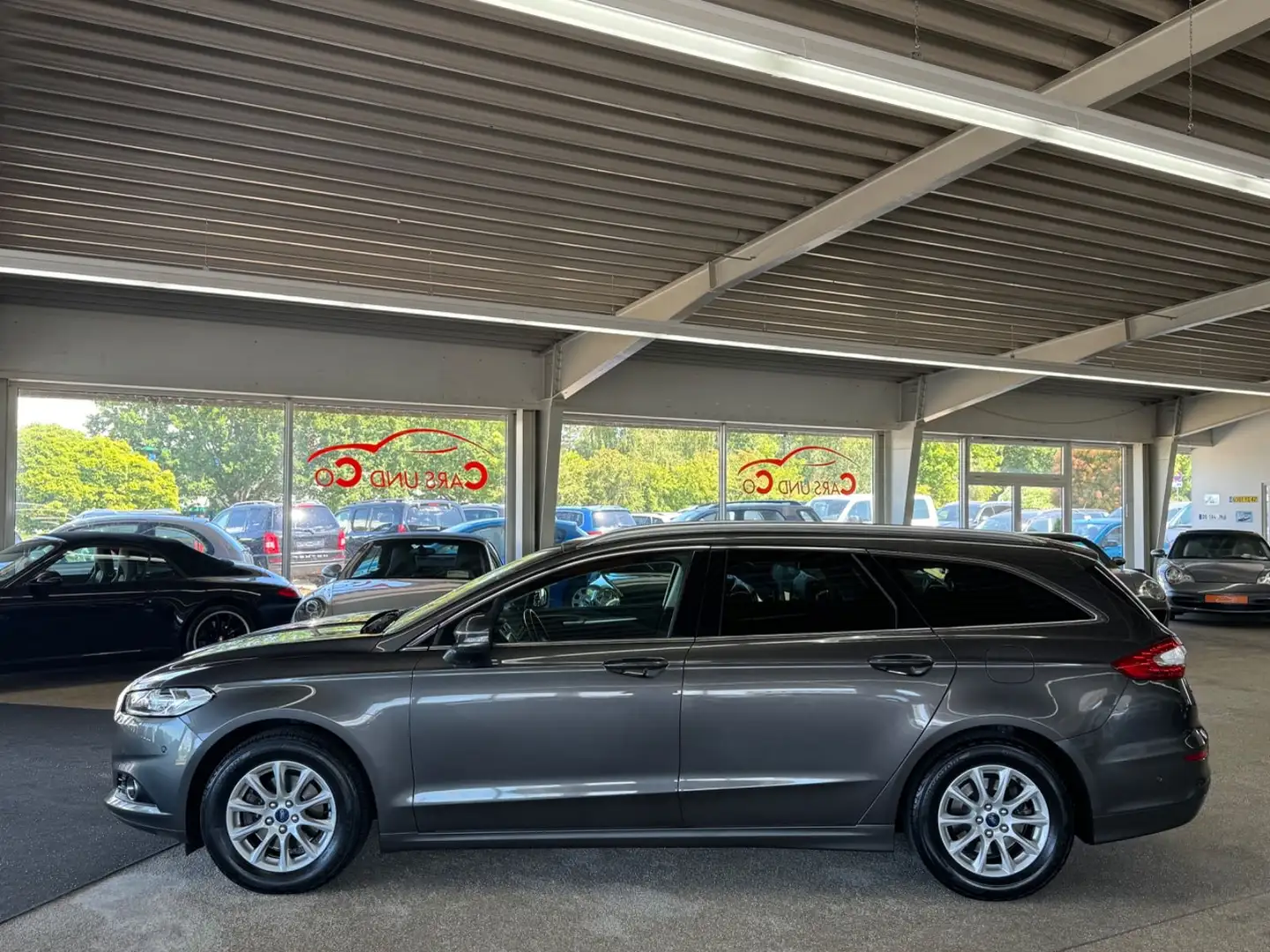 Ford Mondeo Turnier 2.0 TDCi ATG *AHK*SHZ*NAV*PDC*TEM Grijs - 2