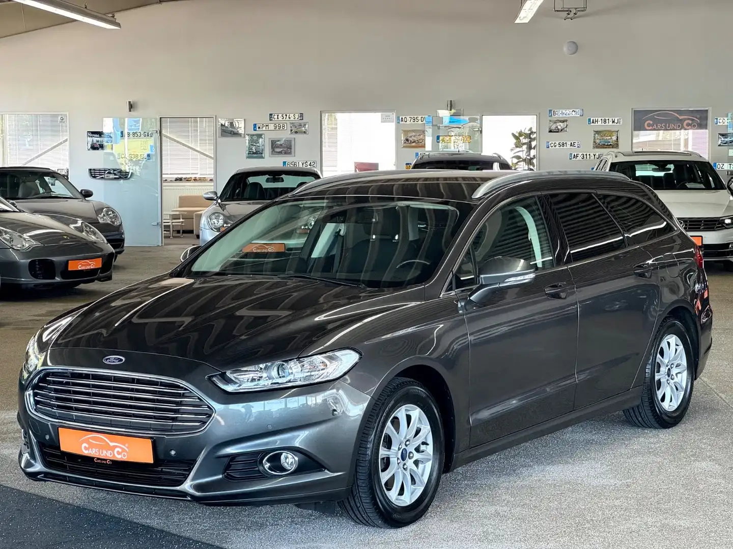 Ford Mondeo Turnier 2.0 TDCi ATG *AHK*SHZ*NAV*PDC*TEM Grijs - 1