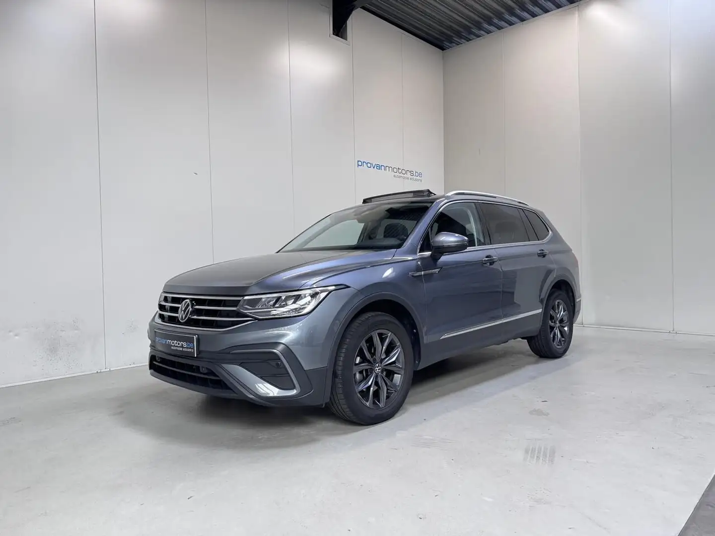 Volkswagen Tiguan 2.0 TDI DSG- Apple CarPlay - Pano - Topstaat! 1... Grijs - 1