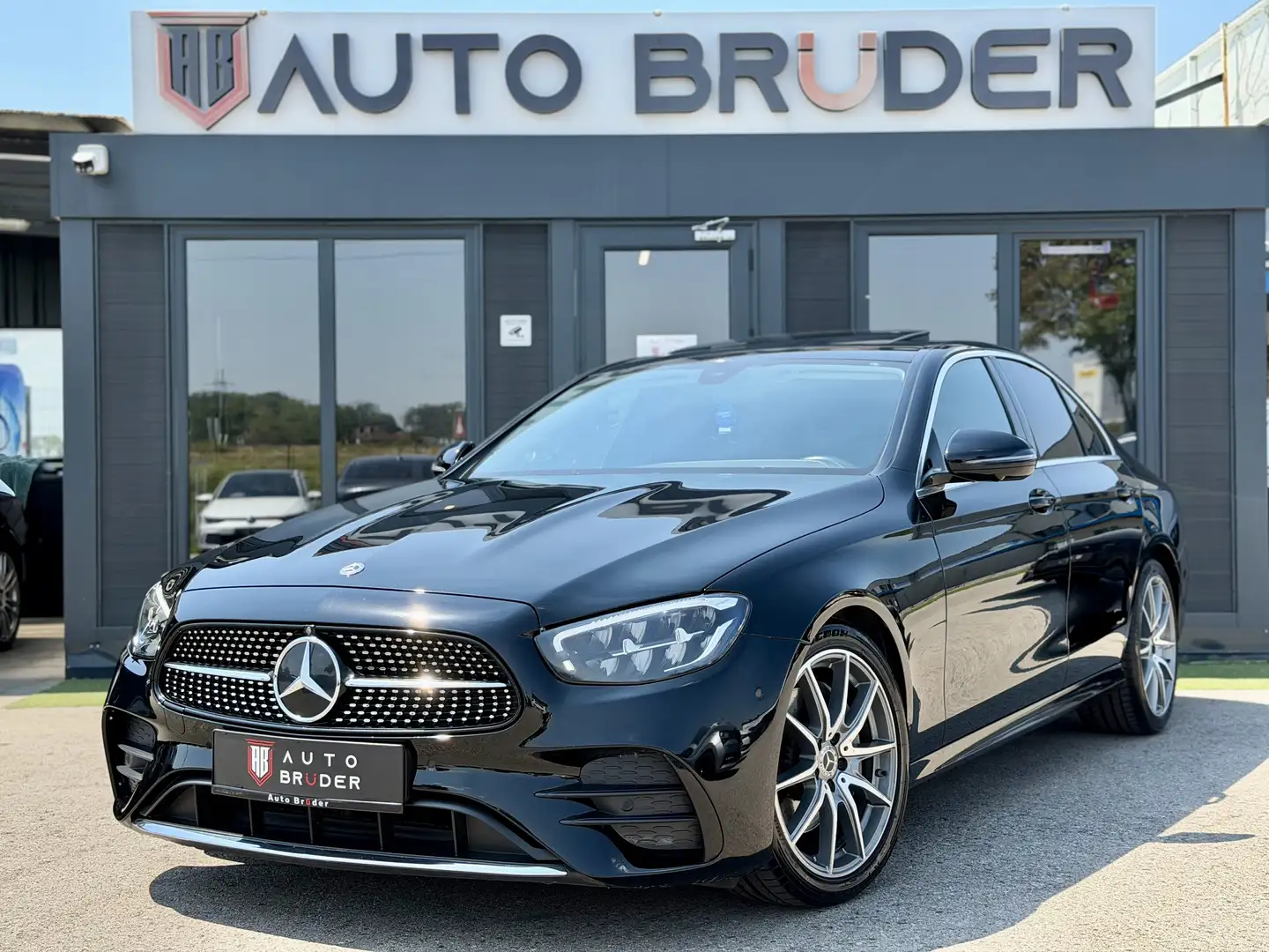 Mercedes-Benz E 220 E 220 d Aut. AMG Line ,Schiebedach, 360grad,Memory Schwarz - 2