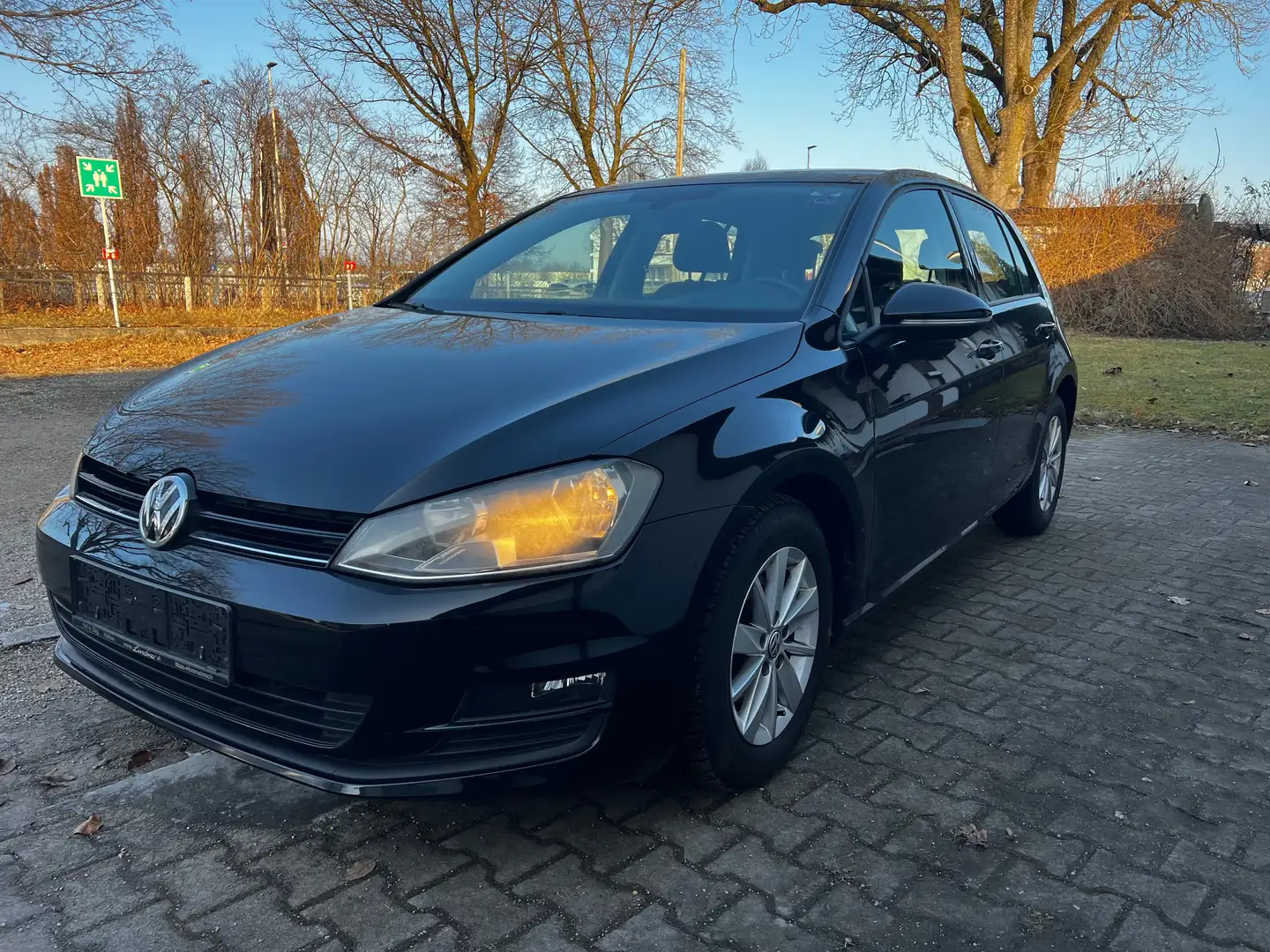 Volkswagen Golf Comfortline BMT Schwarz - 1