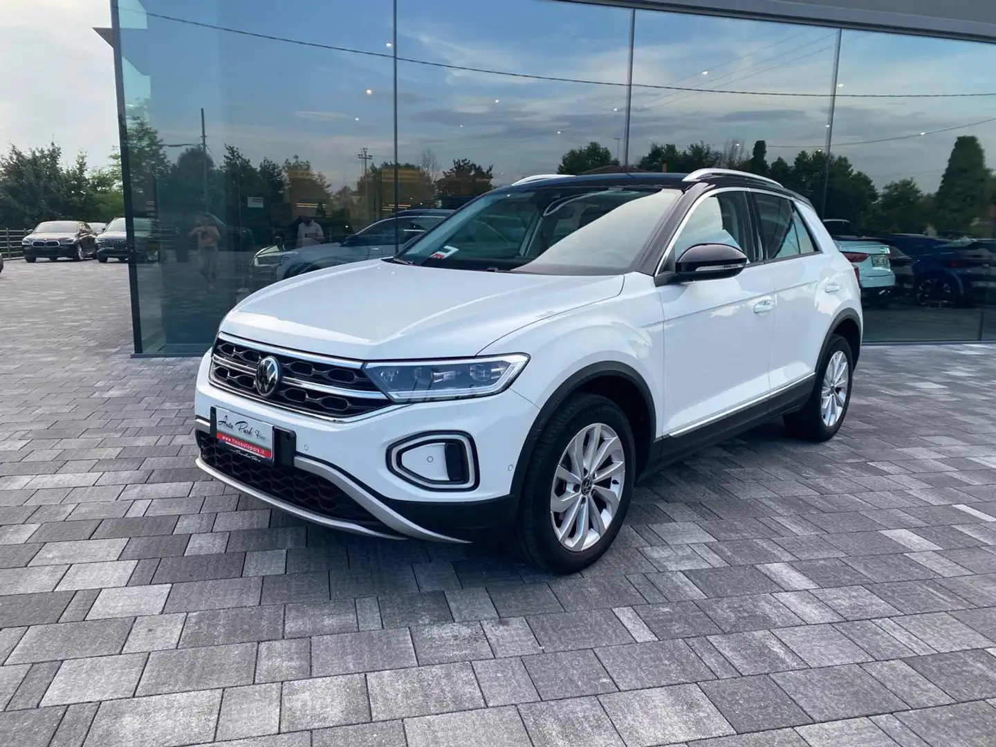Volkswagen T-Roc 2.0 TDI SCR Style Bílá - 2