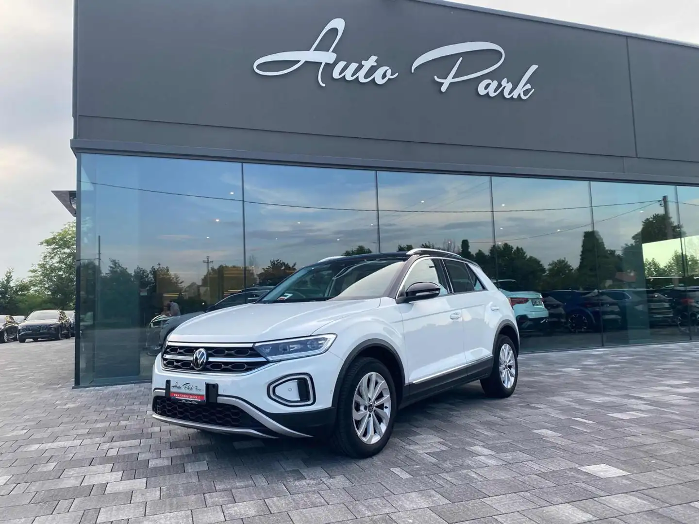 Volkswagen T-Roc 2.0 TDI SCR Style Bílá - 1