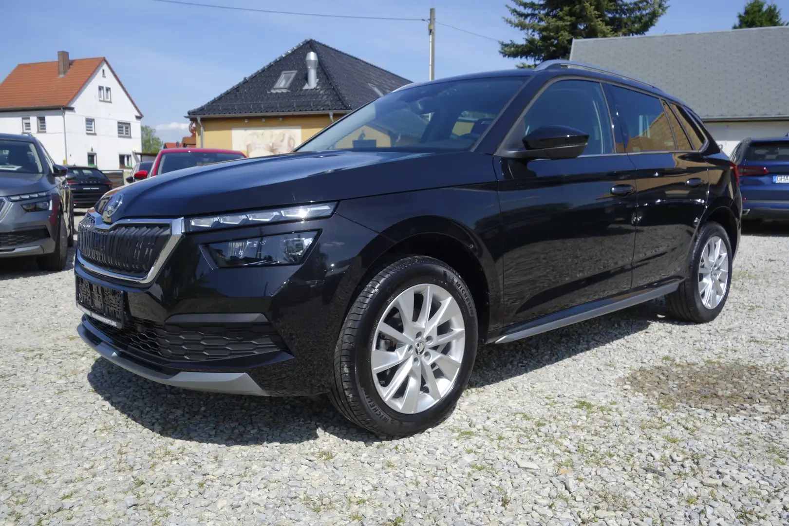 Skoda Kamiq Style beh.Lenkrad / Scheibe / ele. Heckkl. Schwarz - 2