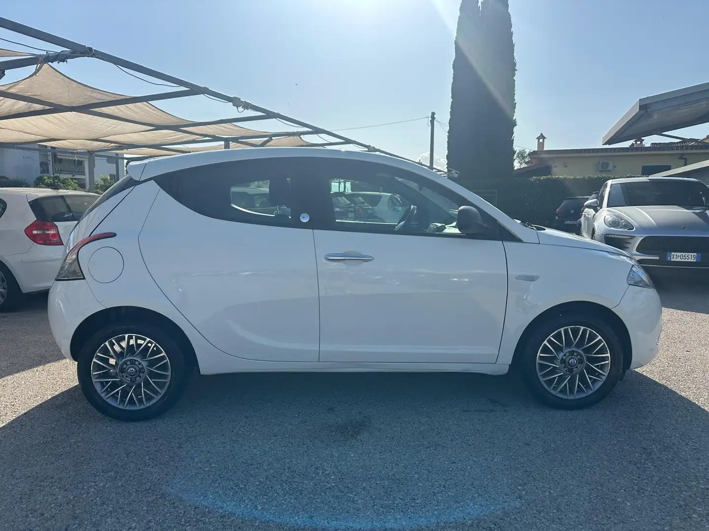 Lancia Ypsilon Ypsilon 1.2 69 CV 5 porte GPL Ecochic Silver Bianco - 2