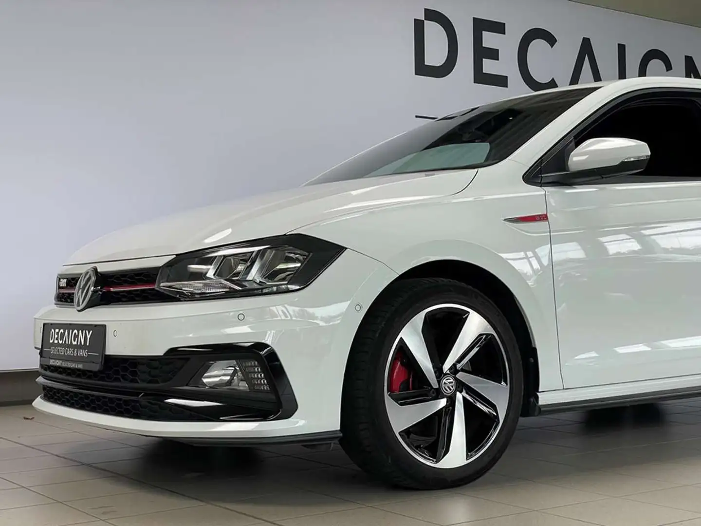 Volkswagen Polo GTI 2.0 TSI 200pk *Sensoren voor/achter*Sportzetels Wit - 2
