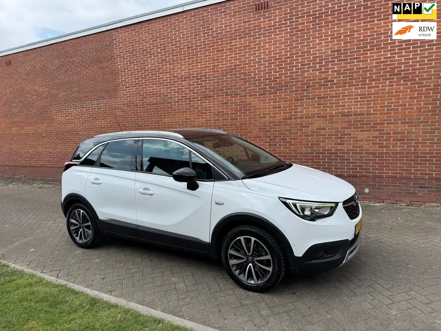 Opel Crossland X 1.2 Turbo Innovation Navi Pano Cruise Camera Wit - 1