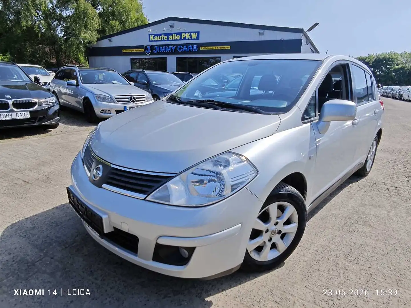Nissan Tiida Stufenheck 1.8 visia Silber - 1