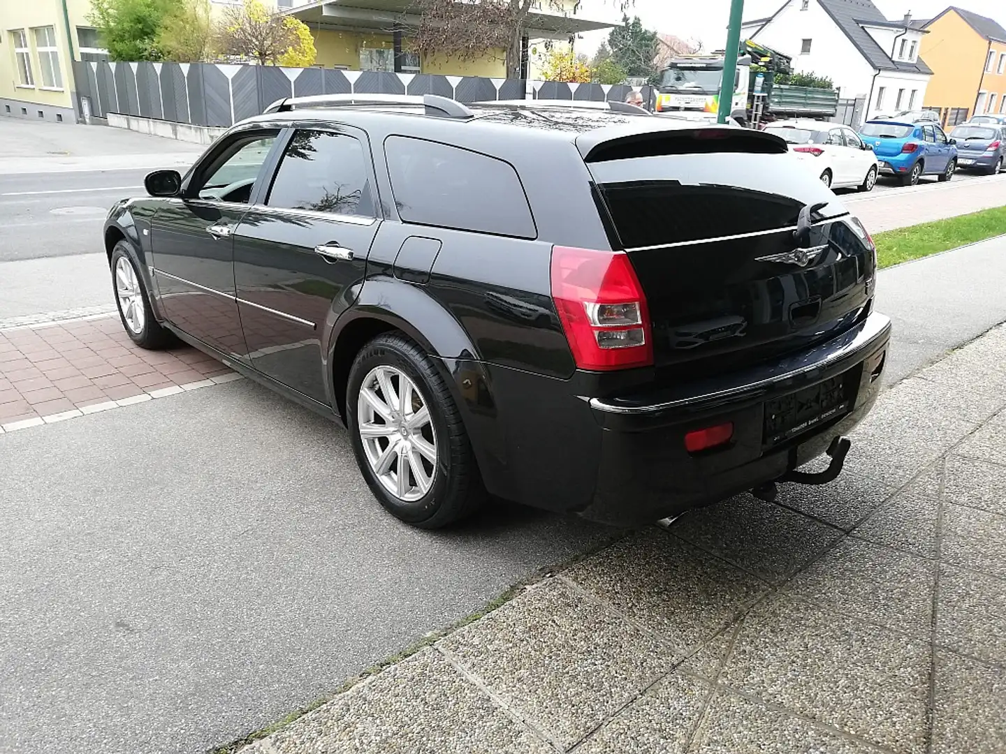 Chrysler 300C 3,0 V6 CRD Aut. Schwarz - 2