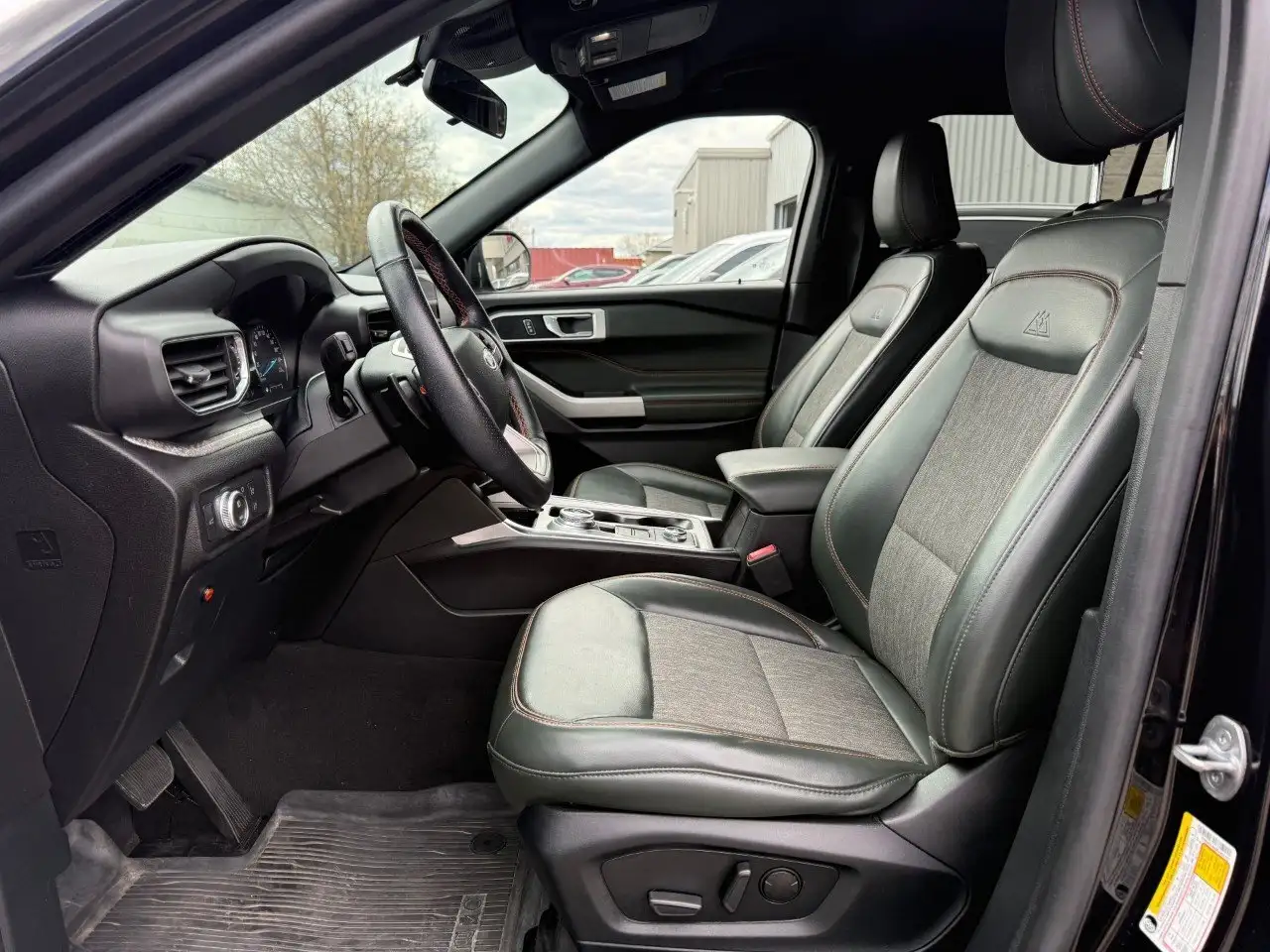 Ford Explorer снимка Ford Explorer