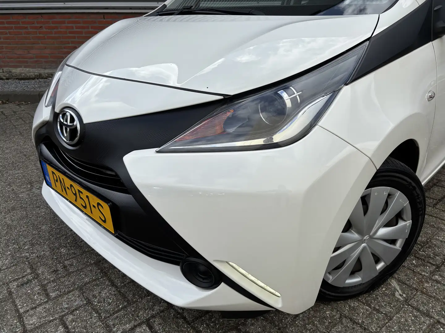 Toyota Aygo 1.0 VVT-i x-now | Airco | Cruisecontrol | Bianco - 2