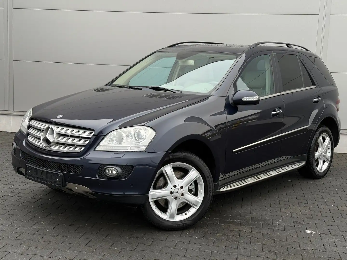 Mercedes-Benz ML 420 CDI Blau - 1