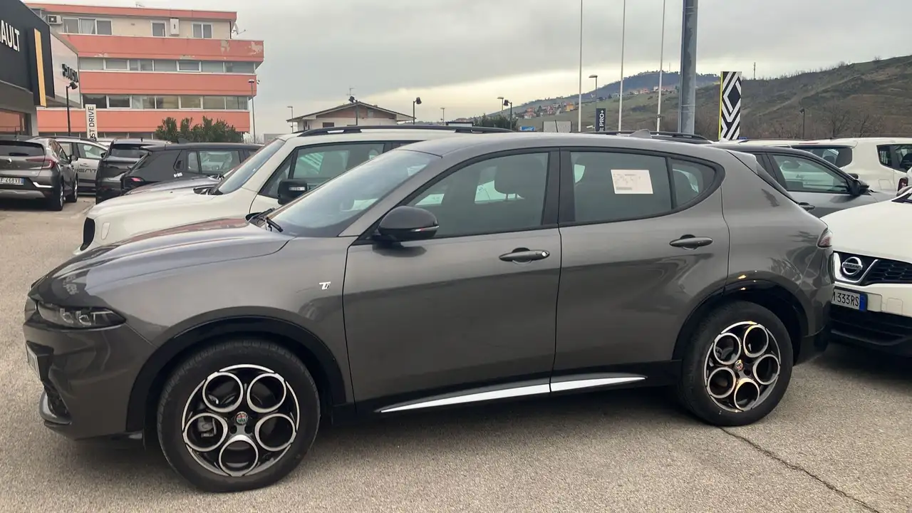 Alfa Romeo Tonale 2023