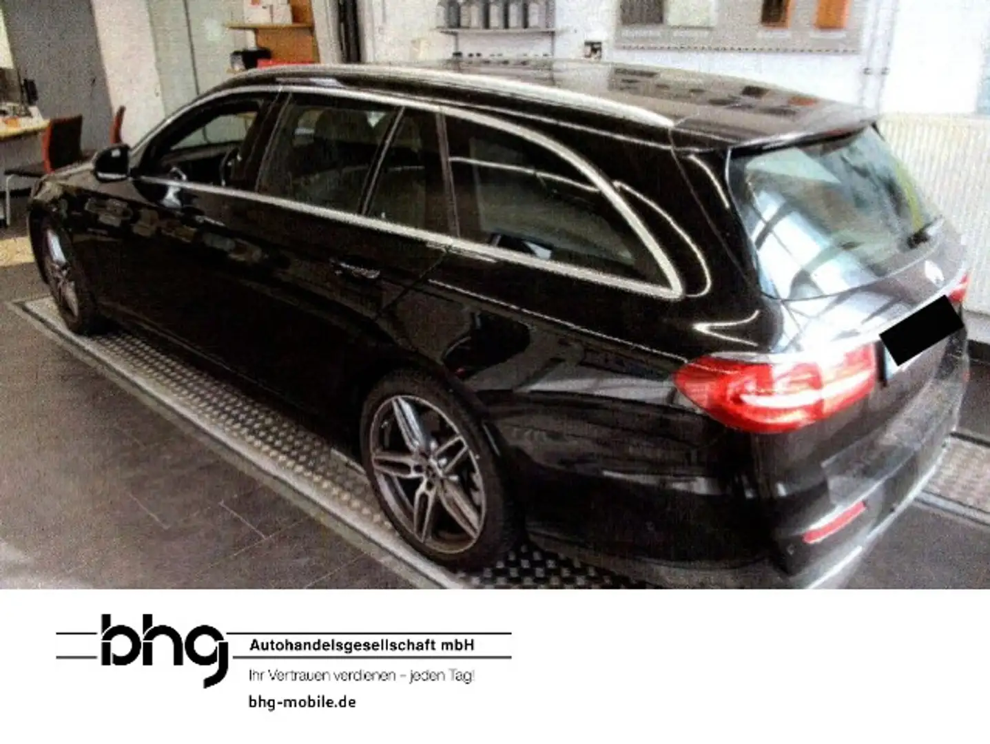 Mercedes-Benz E 450 4Matic T 9G-TR Schwarz - 1