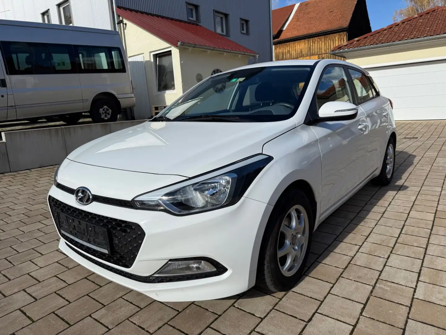 Hyundai i20 Classic Klima SHZ SR ALU WR Wit - 2