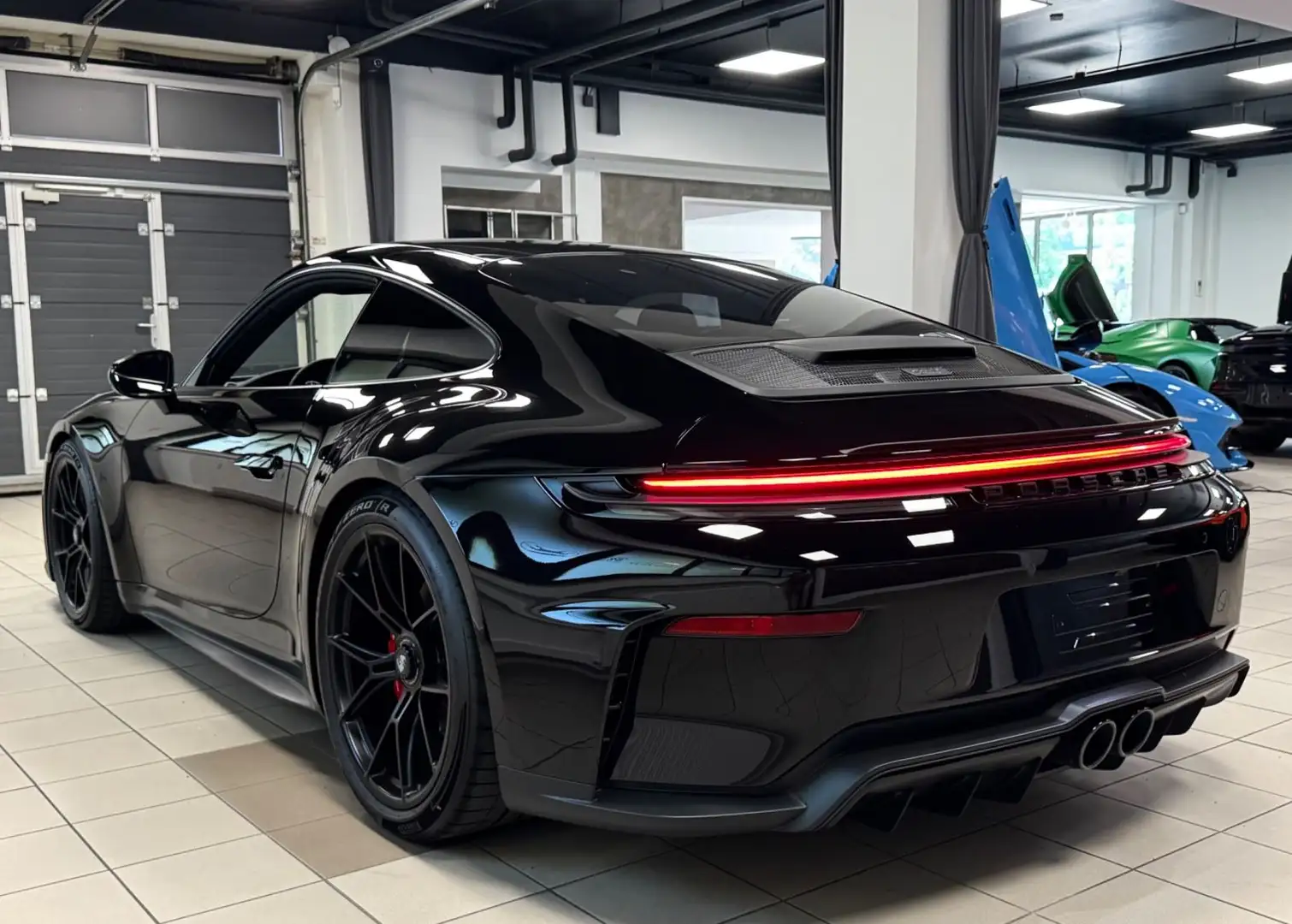 Porsche 992 GT3 MK2 FACELIFT TOURING PAKET CARBON 25 NEW Zwart - 1